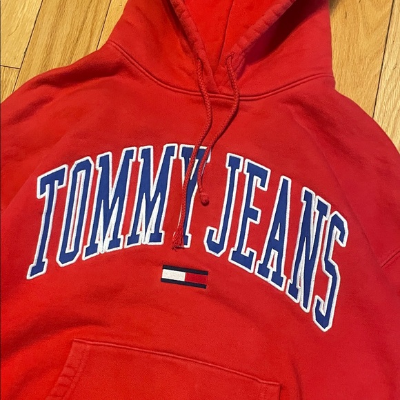 Tommy Hilfiger Red Tommy Jeans Pullover Hoodie - Picture 5 of 7